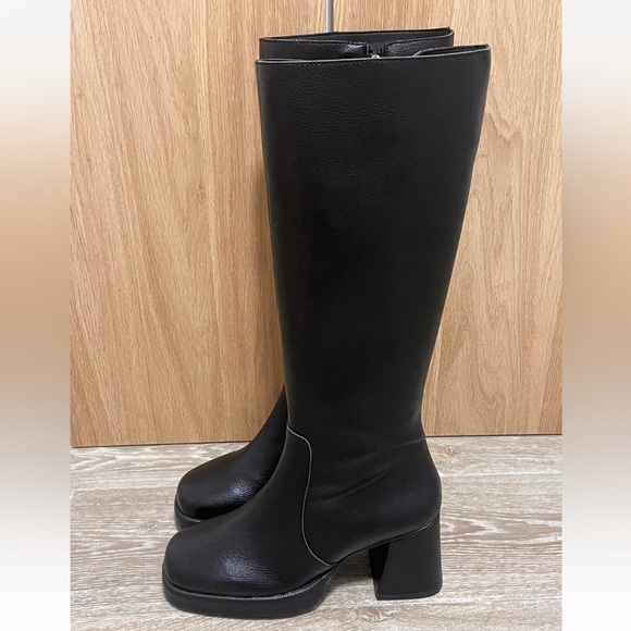 Urban Outfitters Black Vix Knee Boots EU 38/ UK 5 Faux Leather Vegan BN - Picture 3 of 9